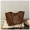 Bolsa Tote Popular de Gran Capacidad Otoño e Invierno 2025 Bolso Cruzado Retro de Hombro Único Bolsa para Estudiantes Universitarios y Viajes Diarios