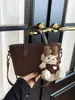 Bolso de mano de alta gama, estilo retro, para mujer, perfecto para comercio exterior; Nueva colección otoño/invierno 2026, bolso de hombro versátil y bolso cruzado elegante