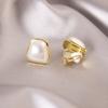 Pendientes de Clip Elegantes y Versátiles para Mujeres Sin Perforaciones, Adecuados para el Viaje Diario, con un Toque de Lujo Ligero de Alta Gama, Diseño Triangular