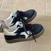Zapatillas de mujer de moda y de nicho, nueva colección otoño/invierno 2026, calzado deportivo versátil y casual con suelas gruesas, estilo de entrenamiento alemán