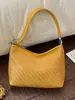 Bolsa Feminina de Axila 2026 Nova Tendência Verão Luxo Leve Nicho Padrão Trançado Bolsa de Ombro para o Trabalho Transversal Bolsa Saco