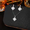 Conjunto de Brincos e Colar Weidni de Luxo Acessível, High-End, Elegante, Moderno e Versátil, Atacado para Mulheres