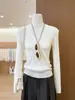 Tiro real~ Elegante top de punto de manga larga con escote en V calado estilo coreano, nueva camiseta versátil de otoño ajustada para mujer