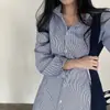 Vestido camisa listrado novo estilo chique coreano, simples e elegante, com gola, vestido feminino de comprimento médio com amarração