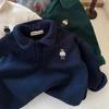 Polo de terciopelo de doble cara de otoño e invierno estilo coreano oso bebé bordado suéter para niños y niñas camisa holgada para niños pequeños y medianos moda