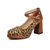 2025 nuevos zapatos de mujer con estampado de leopardo británico, zapatos de cabeza cuadrada y boca poco profunda, tacones altos gruesos 32-43 Comercio exterior de Amazon