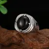 Anillo de cuatro puntas de alta gama plateado, moderno, con símbolo y circón negro, joyería vintage ajustable, directo del fabricante