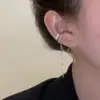Um Par de Brincos Ear Cuff com Diamantes e Franjas, Brincos de Design Exquisito e Versátil, Brincos da Moda de Nicho Élficos para Mulheres