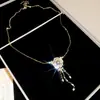 Collar con Colgante Redondo de Circonita Super Brillante Set de Joyería Versátil de Lujo Ligero de Alta Gama Moda Exquisita Aretes de Botón Temperamento para Mujeres