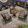 Mesa e Cadeira para Cafeteria Taverna Estilo Industrial Retrô Combinação Cadeiras Sofá para Lazer Livraria Negociação Loja de Sobremesas Restaurante Popular