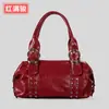 Bolsa Boston Almofada Studded Retro de Design de Nicho com Fivela Elegante de Couro Bolsa de Ombro Estilo Biker para Mulheres