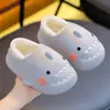 Chinelos de algodão de tubarão para crianças outono e inverno, unissex, quentes, forrados com fleece, impermeáveis, para bebês e crianças pequenas, sapatos de bebê fofos com calcanhar fechado