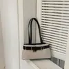 Bolsa de Mano Estilo Coreano de Lunares para Mujer, Gran Capacidad, para el Trabajo, Bolso de Mano de Gama Alta, Nicho, No Común, Bolso de Hombro Único, Versátil