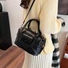 Bolso de mano estilo coreano para mujer, bandolera de un solo hombro, estilo almohada, informal, pequeño, cuadrado, de moda, para invierno de 2024