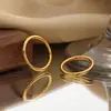 Anillo Minimalista de Acero de Titanio Liso de 2 mm Estilo Europeo y Americano para Mujer, Galvanizado al Vacío en Oro de 18 Quilates, Alta Retención del Color, Joyería Básica al Por Mayor
