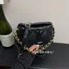 Estilo Transfronterizo 26 Modelo Nuevo Hebilla Metálica en Y Bolso de Hombro Único para Debajo del Brazo con Cadena de Rombos, Bolso de Mano Cuadrado Pequeño Vintage para Mujer