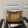 Bolsa de Ombro Patchwork Bordada Acolchoada de Camurça Grande Capacidade Tendência 2025 Outono/Inverno Moda Bolsa Transversal com Corrente para Mulheres