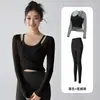 Conjunto de Roupas de Yoga para Mulheres 2026 Novo Estilo Conjunto de Três Peças de Alta Qualidade Estilo Desejo Puro Top Esportivo Fitness para Treinamento de Pilates
