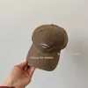 Gorra de pico nueva de estilo coreano para otoño para niños, estilo retro vintage con pequeño logo redondo bordado, gorra de béisbol al por mayor