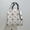 Nova Bolsa de Março com Tachas Coloridas e Diamantes, Pequena Bolsa Geométrica Romboidal de Ombro, Bolsa Quadrada Pequena para o Dia a Dia, Bolsa Feminina