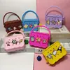 Monedero de silicona con forma de cueva cuadrada para niños, bolso cruzado para caminar, divertido y bonito bolso de silicona para cambio.