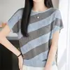 Camiseta corta de punto para mujer con mangas de murciélago huecas tridimensionales, hombros descubiertos, colores contrastantes, fresca de lino Tencel, holgada y moderna para el verano