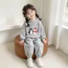 Conjunto de Chicas Primavera y Otoño Sudadera con Capucha Pantalones Casuales Dibujo Animado Muñeco de Nieve Navideño Pantalones Deportivos para Niños Pequeños Lindo Conjunto de Dos Piezas