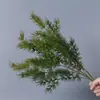 Plantas verdes artificiales en stock, manojos de helecho, hojas de helecho, hierba de helecho para decoración de paredes interiores y diseño de paisajes, césped artificial al por mayor
