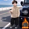 2480 Chaleco Chaqueta de Otoño/Invierno para Niños Ropa de Invierno Acolchada para Niños Nuevo Estilo 2026 Chaleco Cálido para Bebé Niño Moderno