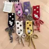 Cachecol Pequeno de Tricô com Bolinhas Personalizado Estilo Coreano para Mulheres na Moda Outono e Inverno Design Moderno Cadarço Proteção para Orelhas Earmuffs