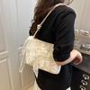 Bolsa de Hombro Única de Lona de Alta Gama 2026 Verano Nueva Moda de Nicho Versátil Casual Elegante de Gran Capacidad para Debajo del Brazo con Encaje