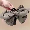 Accesorio para el cabello estilo Hepburn de lunares con una pinza de tiburón grande, diseñado para cabello voluminoso, adecuado para coletas altas, pinza de cangrejo triangular, accesorio para el cabello para mujer