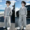 Conjunto de roupa de outono para meninos, estilo primavera/outono, nova coleção 2026, agasalho de outono popular e moderno deste ano para meninos, moletom infantil de tamanho grande