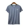 Camiseta Masculina de Verão Gelo Seda Gola Redonda Secagem Rápida Manga Curta Fina Respirável Manga Média Tamanho Grande Top Esportivo Masculino Solto Moderno