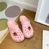 Zuecos de Liberación Rápida en Stock para Mujer 2023 Sandalias de Moda Ins Zapatos Planos de Verano para Playa Pantuflas Cerradas de Suela Gruesa