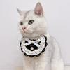 Gato de Año Nuevo retro estilo Chanel babero pequeño para mascotas doble capa industria pesada ganchillo a mano toalla de baba accesorios de vestimenta