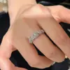 Anillo Abierto de Oro Real de 18K Electrochapado con Circonia de Tres Capas, Lujo Accesible, Gama Alta, Moda de Nicho, Joyería de Mano Versátil para Mujeres
