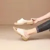 Sandalias populares de comercio exterior transfronterizo, de punta redonda, para uso exterior en verano, de suela plana, retro, cómodas, elegantes, versátiles, con suela suave