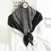 Lenço Listrado Simples Estilo Europeu e Americano Lenço Feminino de Seda Sintética Lenço Quadrado Grande 90cm Xale de Viagem Lenço de Cabeça Novo Estilo