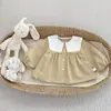 Ropa Exterior Estilo Preppy para Niñas Primavera 2026 Nuevo Estilo Simple Versátil Top Cardigan con Cuello de Solapa Camisa de Manga Larga para Bebés