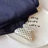 Grampo de cabelo grande elegante estilo coreano com bolinhas delicadas para coques na parte de trás da cabeça, acessório de cabelo elegante em forma de tubarão para meninas