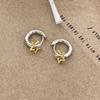 Pendientes de Estrella de Cinco Puntas de Dos Colores Nuevos y Sencillos Estilo Hong Kong Moda Nicho Versátiles Pequeños Pendientes de Estrella para Mujer