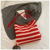 Bolsa Tote Feminina Nicho Fashionável Casual Estilo Ocidental 2025 Nova Distinta Verão Simples Moda Portátil Bolsa de Ombro