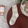 Calcetines de malla con volantes para mujer, calcetines transpirables y absorbentes de sudor para verano hasta la pantorrilla, calcetines apilados sin costuras estilo vintage floral crema