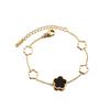 Pulseira da Moda e Luxo Leve Preta e Branca de Concha Flor de Cinco Pétalas Aço Titânio para Mulheres com Design Doce Nova Popular Versátil Pulseira de Rosto Preta e Branca