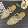 Sandálias Femininas da Moda, Novo Estilo de Verão, Versáteis para Sair, Antiderrapantes, Antiodor, Salto Grosso, Bico Fechado, Chinelos de Plástico com Cristal
