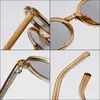 Gafas de Sol Retro de Marco Pequeño para Mujer con Patillas de Clip, Protección UV400, Visera Solar, Montura TR90, Venta al por Mayor Europea y Americana