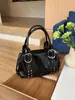 Bolsa de Mão com Rebites Estilo Coreano, Bolsa de Ombro, Bolsa de Braço para Mulheres, Alta Qualidade, Grande Capacidade, Moda para o Dia a Dia, Tendência, Bolsa Biker