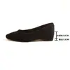 Novo em stock: sapatos femininos de bico quadrado e sola reta para o trajeto diário, com design estiloso, corte baixo e um visual refinado. Sapatos baixos de sola macia de nicho disponíveis para atacado