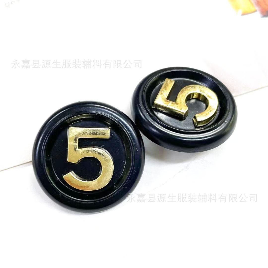 5c068ea4f8eaf53d98740810f7e0b6